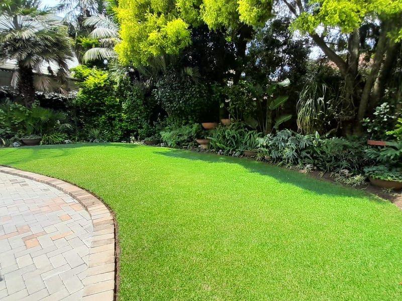 Stunning double story home - Photo 7