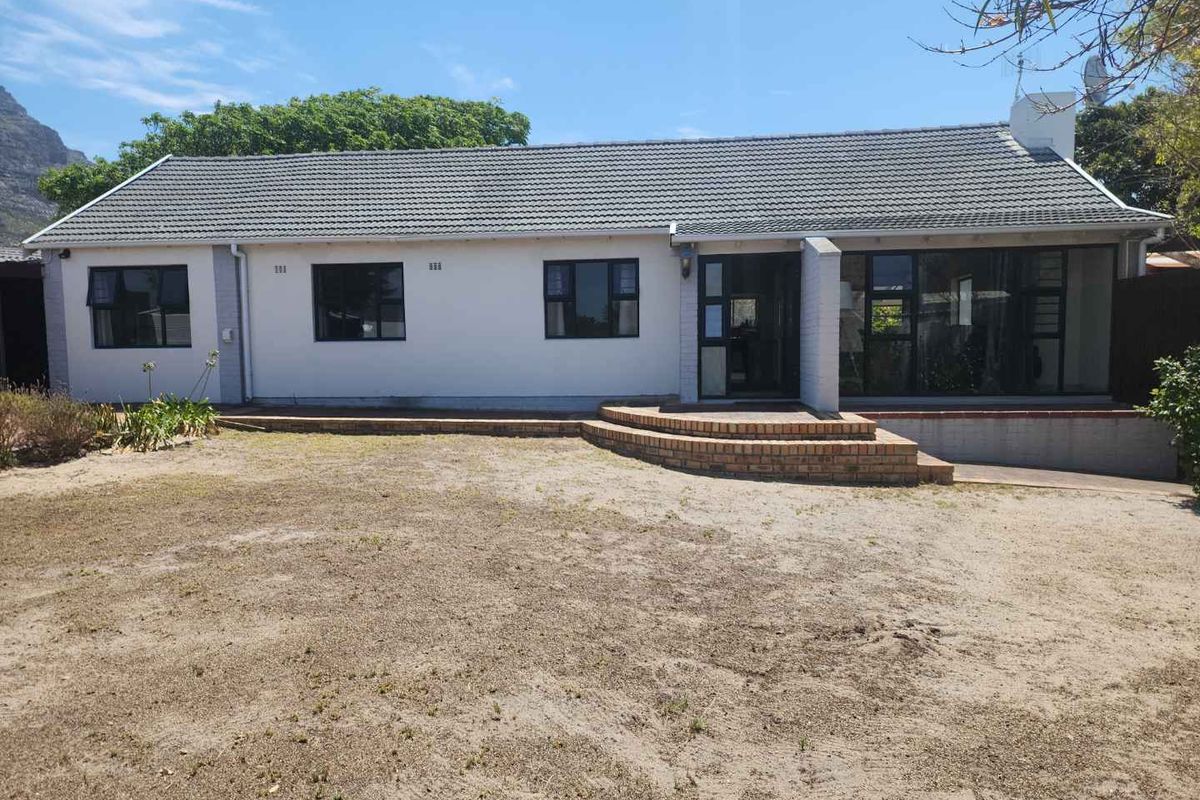 3 Bedroom Modern Family Home - Photo 3