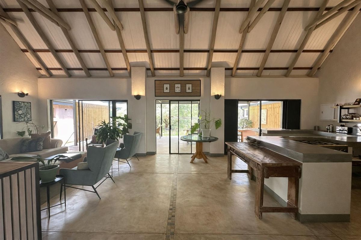 Private Lodge Living in Hoedspruit Wildlife Estate - Photo 4