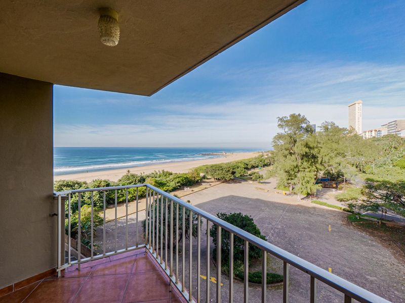 Fully furnished on the beach - Photo 3