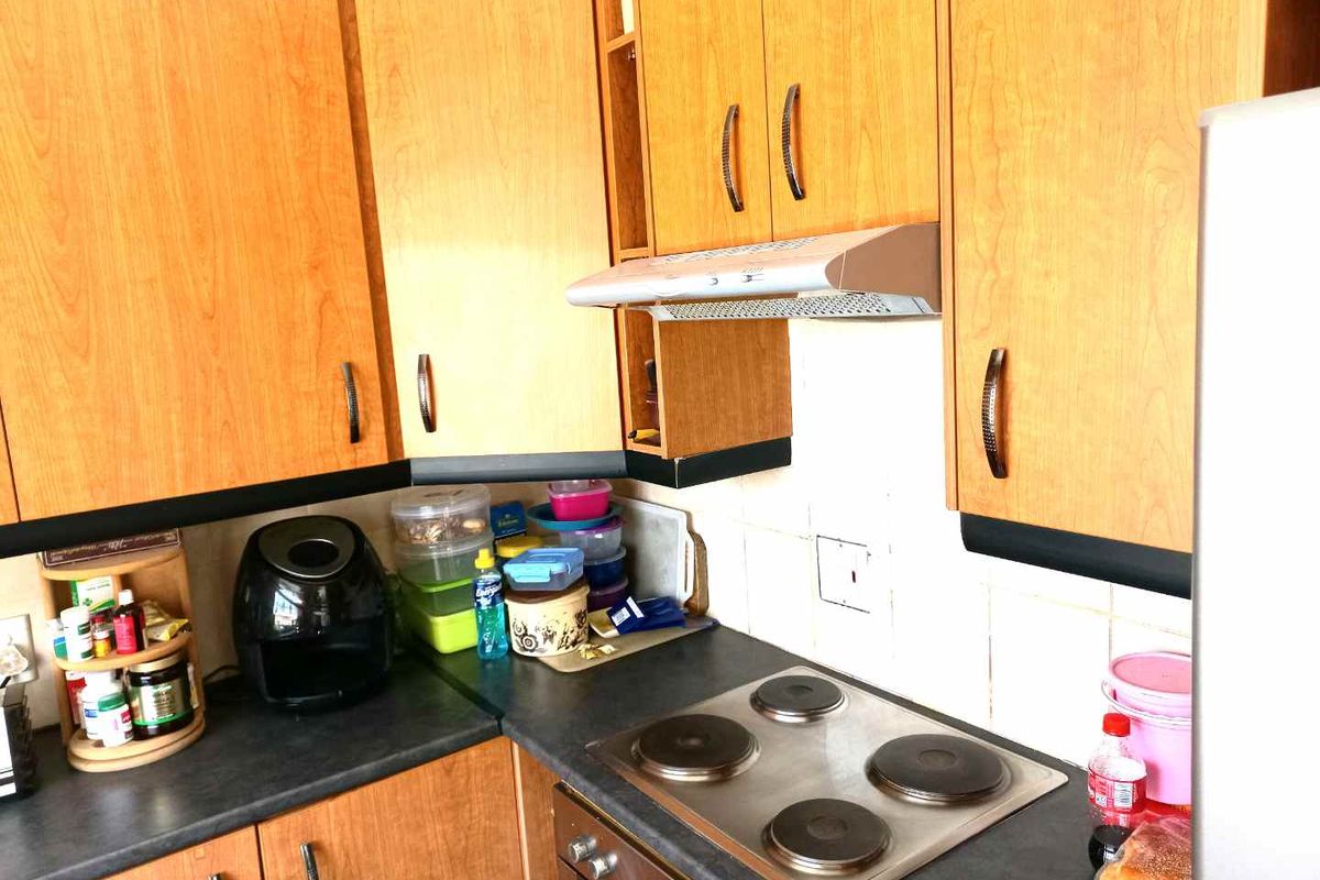 Lovely 2 Bedroom Duplex in a south after secure complex in Benoni - Photo 3