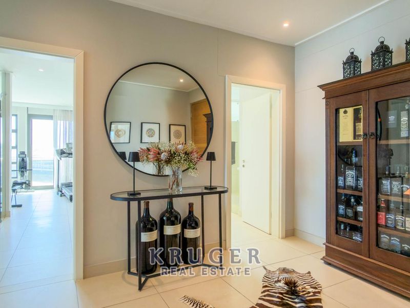 EXCLUSIVE OCEANFRONT PENTHOUSE | WATERFRONT - SWAKOPMUND - Photo 2