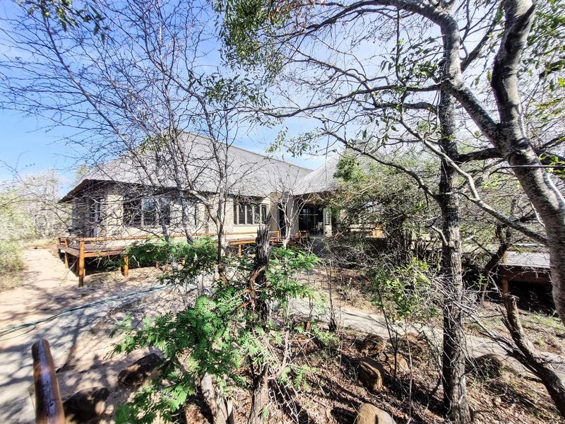 Beautiful Home with Mountain Views - Photo 2