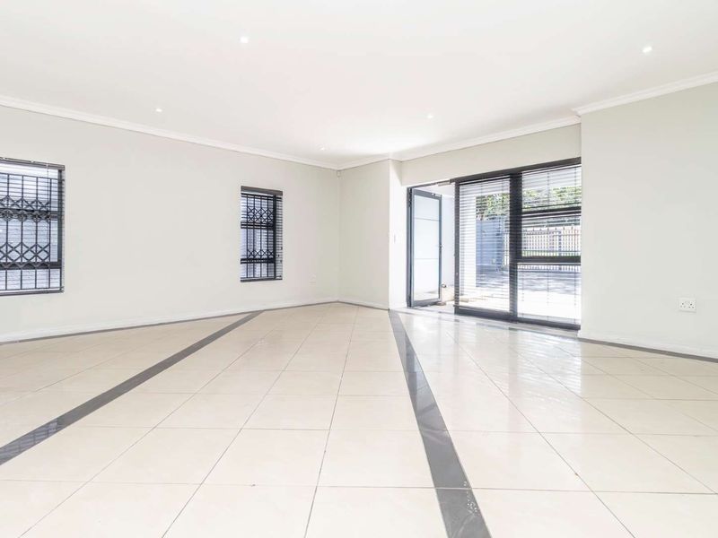 Super Spacious 4 Bed House to Let in Blairgowrie - Photo 3