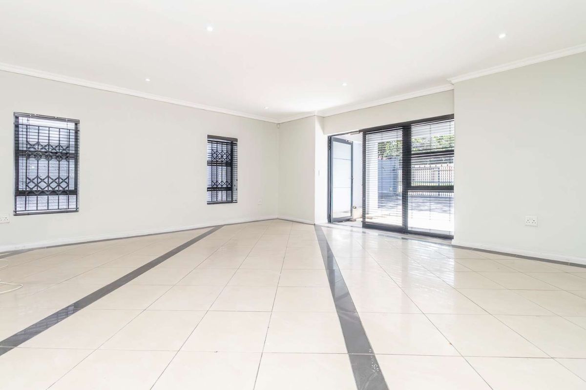 Super Spacious 4 Bed House to Let in Blairgowrie - Photo 3