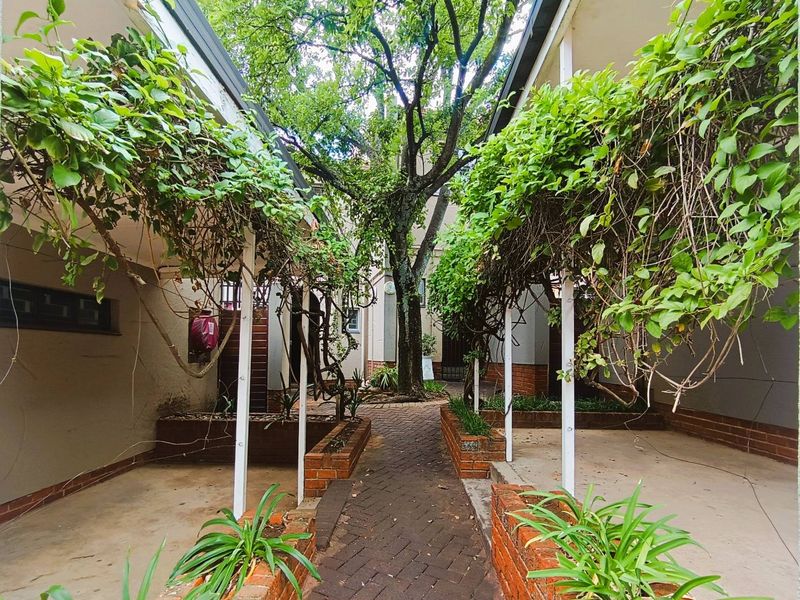 Love It & Live Happy - Photo 2