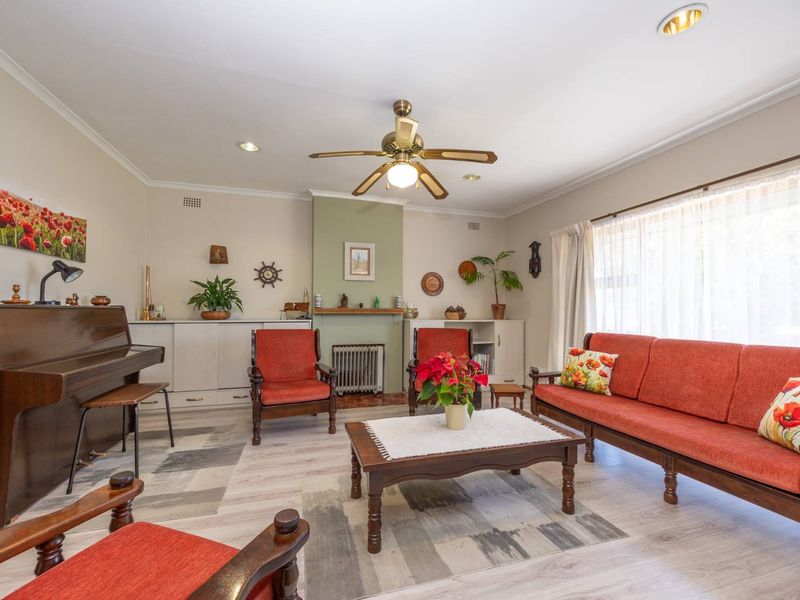 Spacious Family Home with Dual Living, Work-From-Home Office & Solar Power – Goodwood - Photo 6