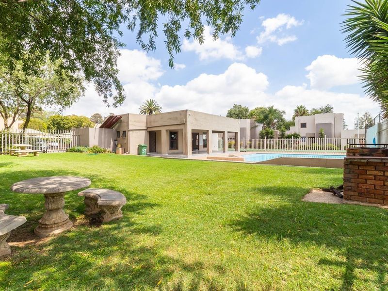 Townhouse For Sale in New Market Park, New Market, Alberton - Photo 4