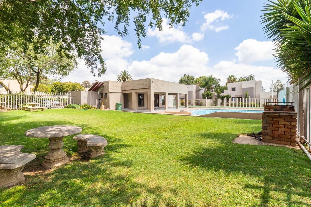 Townhouse For Sale in New Market Park, New Market, Alberton - Photo 4
