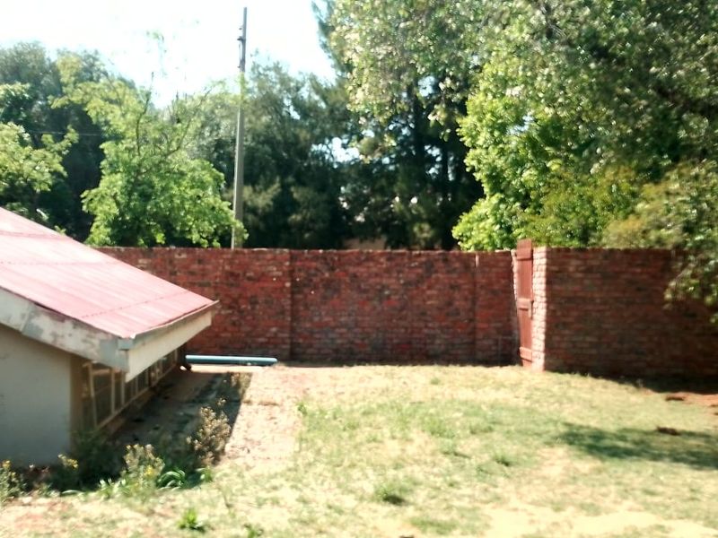 UNIQUE HOUSE.WITH POTENTIAL EXTRA INCOME. - Photo 6