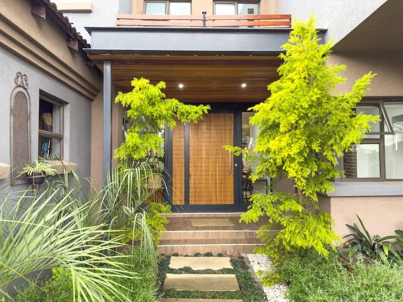 A Magazine-Worthy Family Sanctuary in Midlands Estate - Where Luxury Meets Practical Daily Living - Photo 5