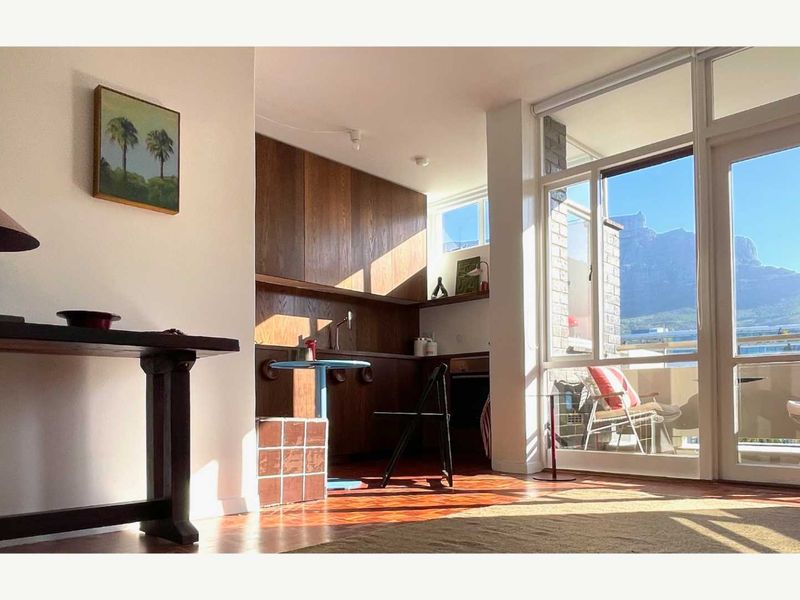 Timeless Luxury Apartment in St. Martini Gardens – Airbnb Friendly - Photo 2