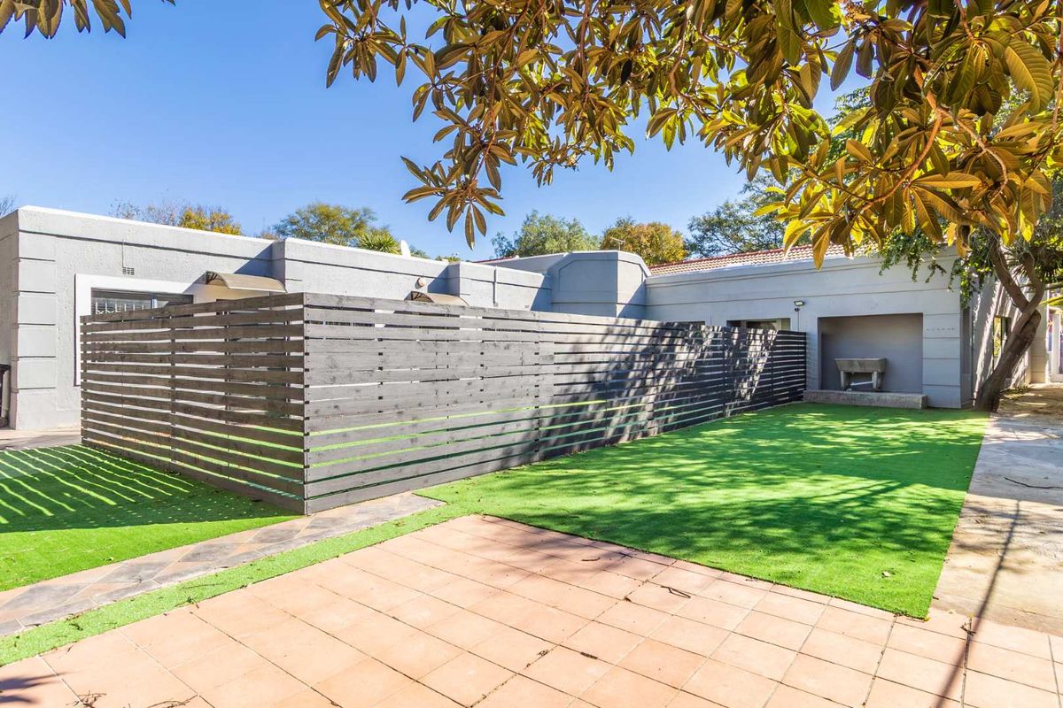 Large Property to Let in Blairgowrie - Photo 2
