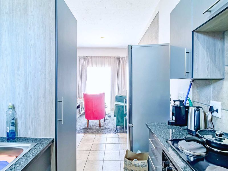 Modern 2 bedroom starter apartment in Rooihuiskraal north - Photo 7