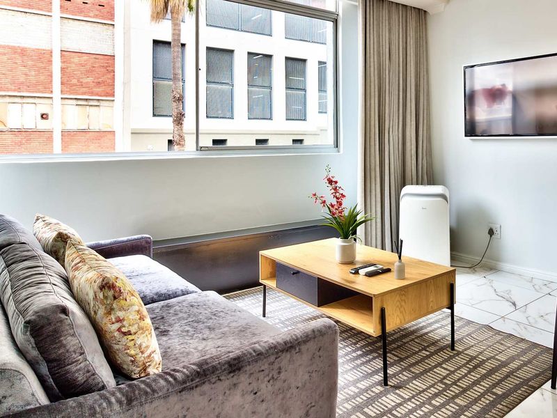 City Living at The Square – Cape Town CBD - Photo 3