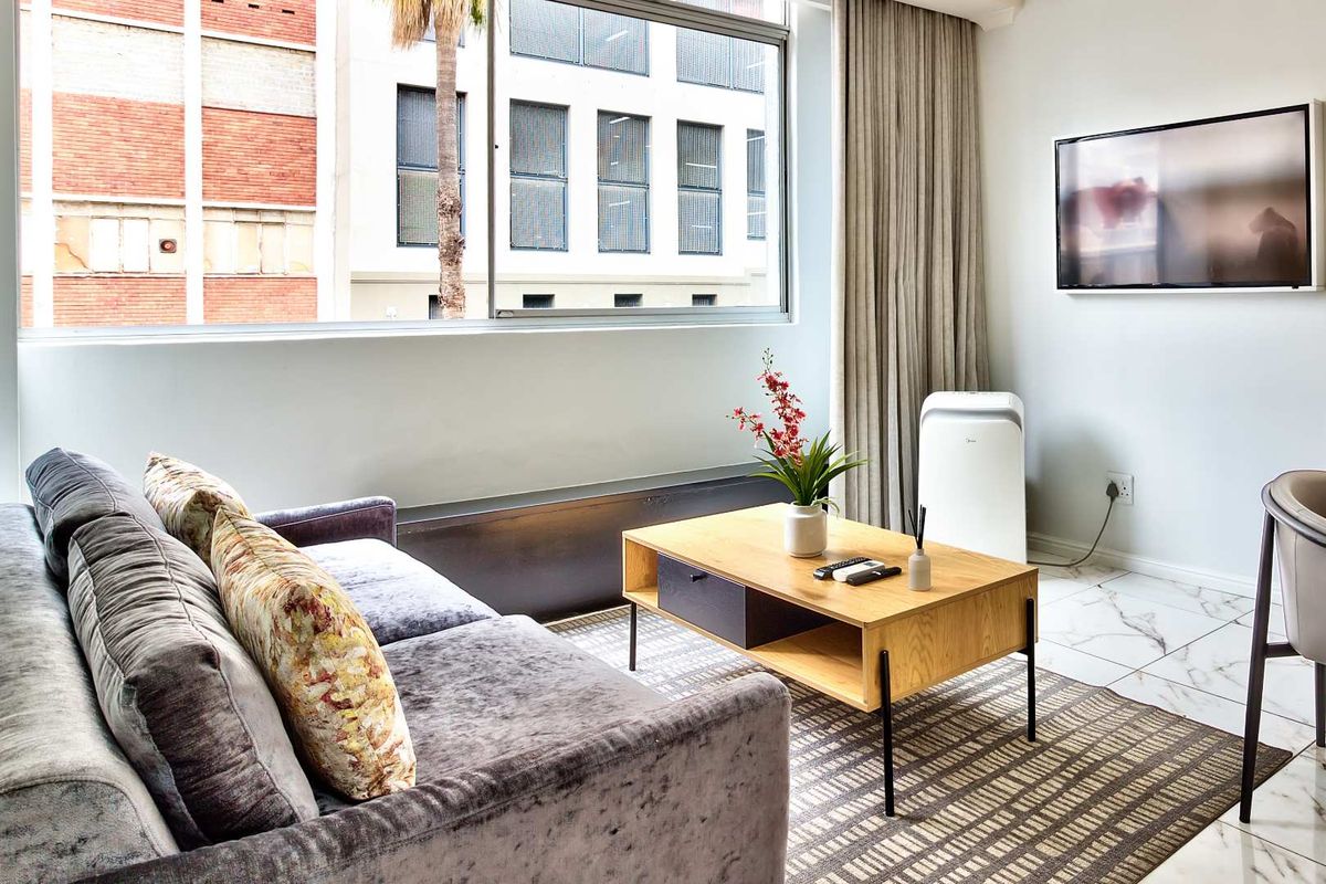 City Living at The Square – Cape Town CBD - Photo 3