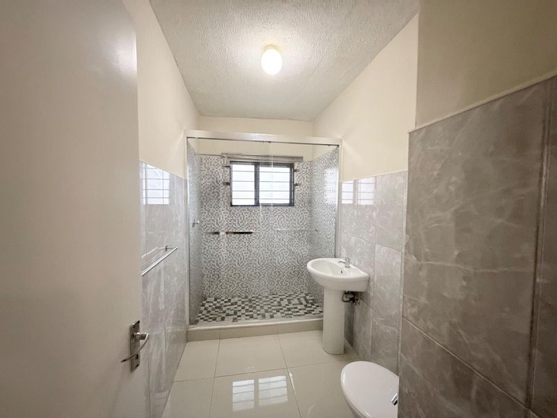 GROUND FLOOR UNIT - Photo 7