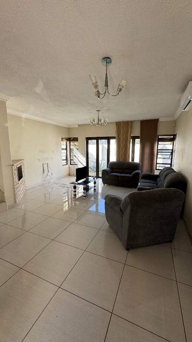 Property #2399250, Townhouse Pending Sale in Klein Windhoek