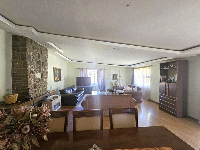 Charming Family Home in Ladybrand: Spacious Living with Endless Potential - Photo 4