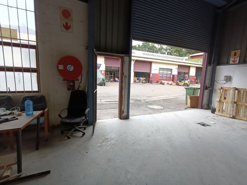 UNIT TO LET – ROSSMEAD INDUSTRIAL PARK-414m2 - Photo 6