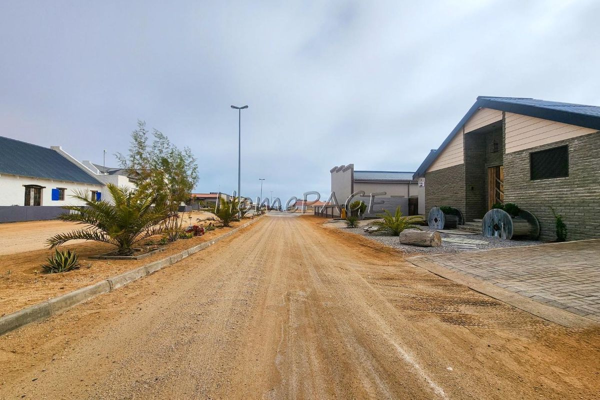 Ext 11 (Sun Bay), Henties Bay:  Thoughtfully designed 3 Bedr home with heated pool is for Sale - Photo 4