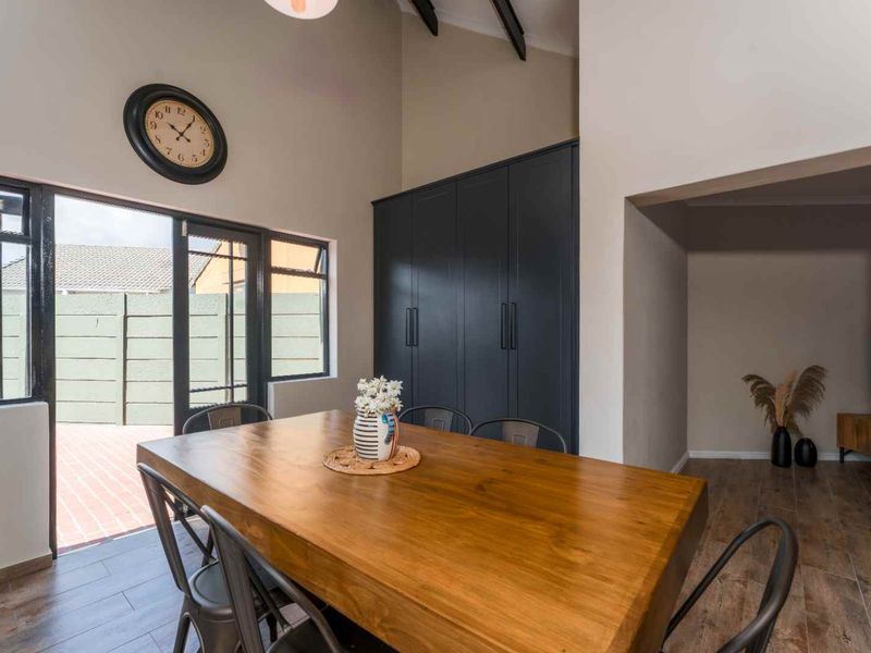 Modern 2-Bedroom Apartment for Sale in Thornton - Photo 3