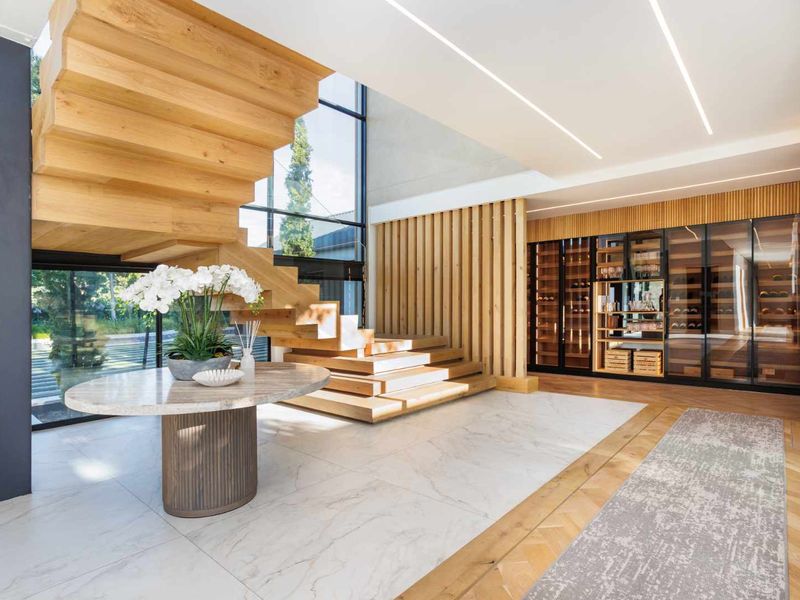 A Signature Seven-bedroom Family Home with Exceptional Craftsmanship on Val de Vie Estate - Photo 7