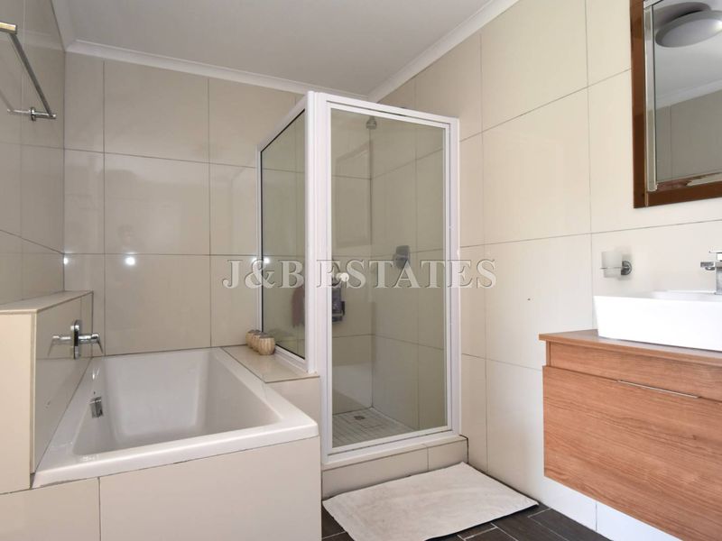 PRIME LOCATION WITH STUNNING LAGOON AND SEAVIEWS - Photo 10
