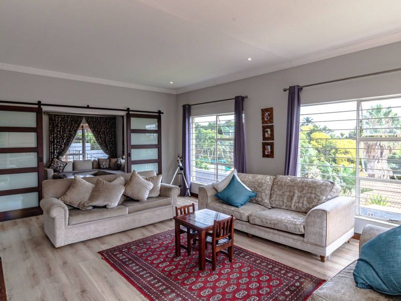 Spacious Five‐Bedroom Residence Offering Ample Family Living and Perfect for Entertainment - Photo 10