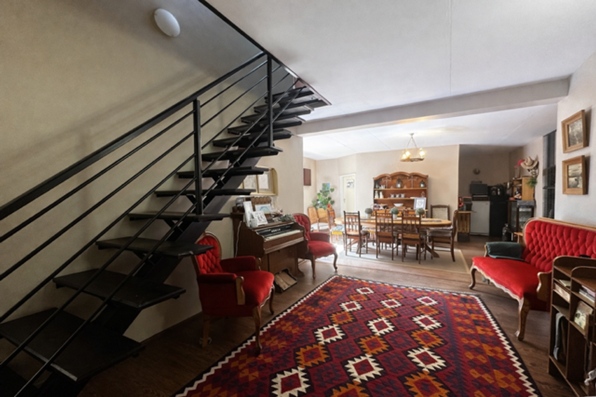 Contemporary Garden Retreat with Flexible Living & Exceptional Space - Photo 2