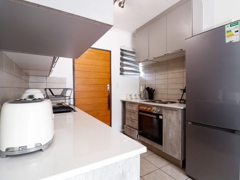 Perfect for Families or Investment - 4 Bed 2 Bath! - Photo 4