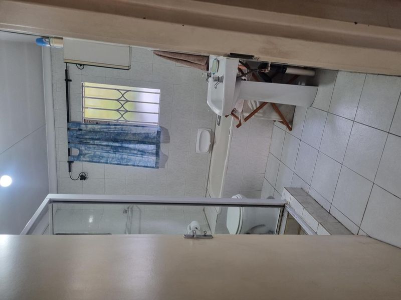Lovely Townhouse for Sale in Sonneglans Randburg - Photo 9