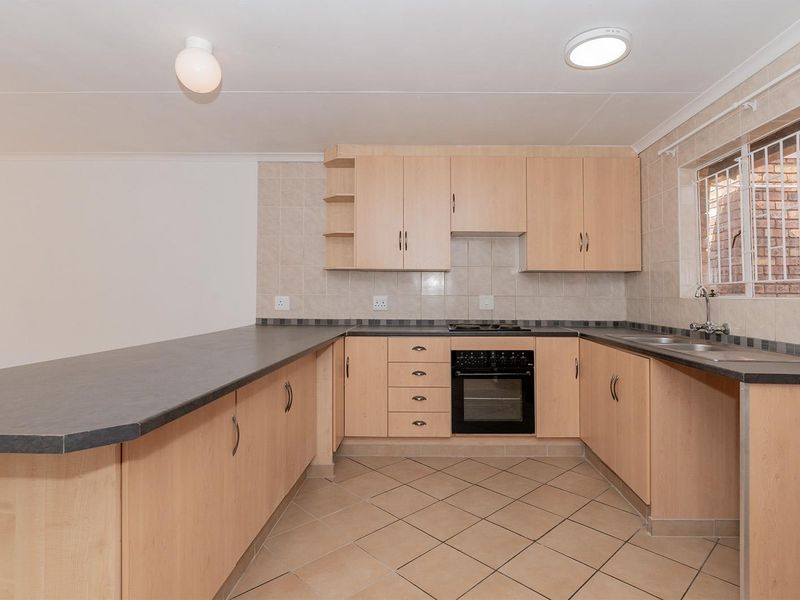 Spacious 3-Bedroom, 2-Bathroom Lock-Up-and-Go Townhouse in Terenure – Welcome Home! - Photo 8