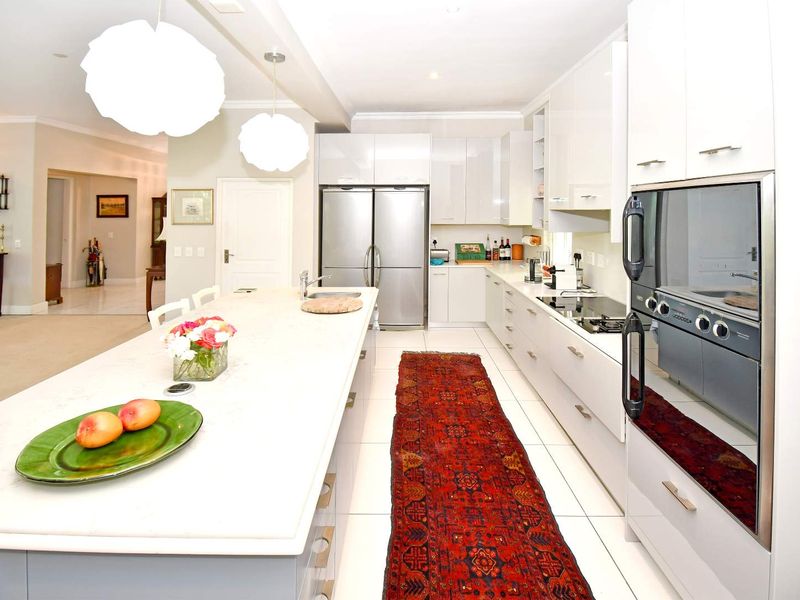 Luxury living within a secure Bryanston enclosure - Photo 7