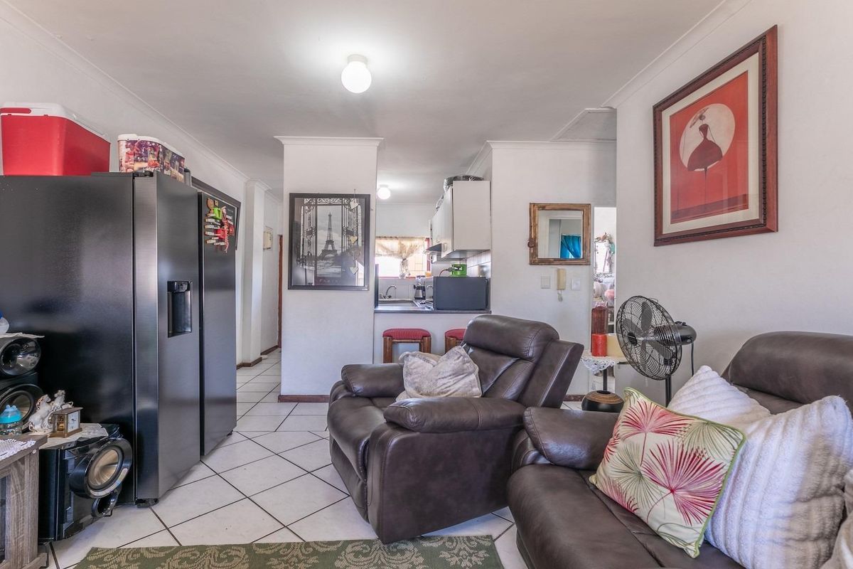 2 bed 1 bath in ST JAMES - Photo 3