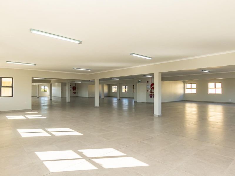 IDEAL FOR CALL CENTRE, CORPORATE OFFICES OR SHOOLS. - Photo 4