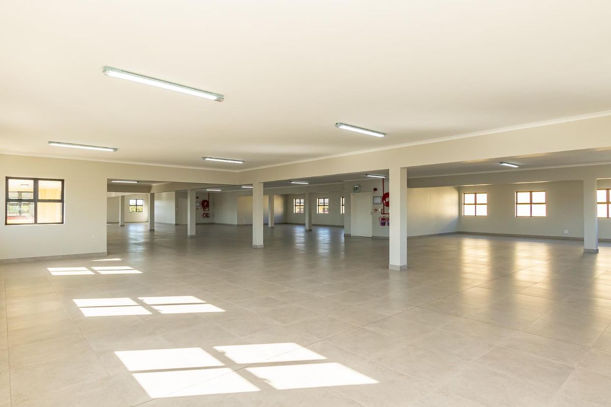 IDEAL FOR CALL CENTRE, CORPORATE OFFICES OR SHOOLS. - Photo 4