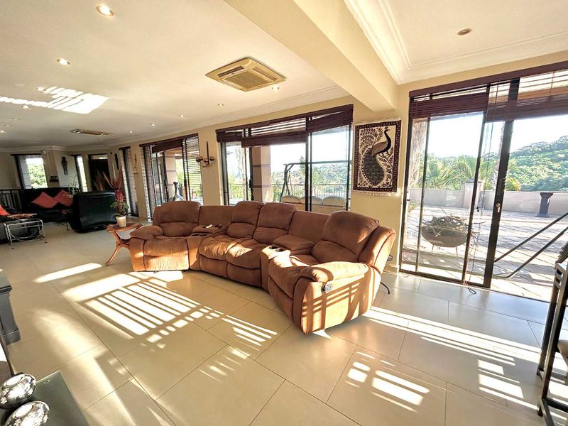 HENDRA - ELEVATED LUXURY RESIDENCE WITH PANORAMIC VIEWS AND FLATLET - Photo 10