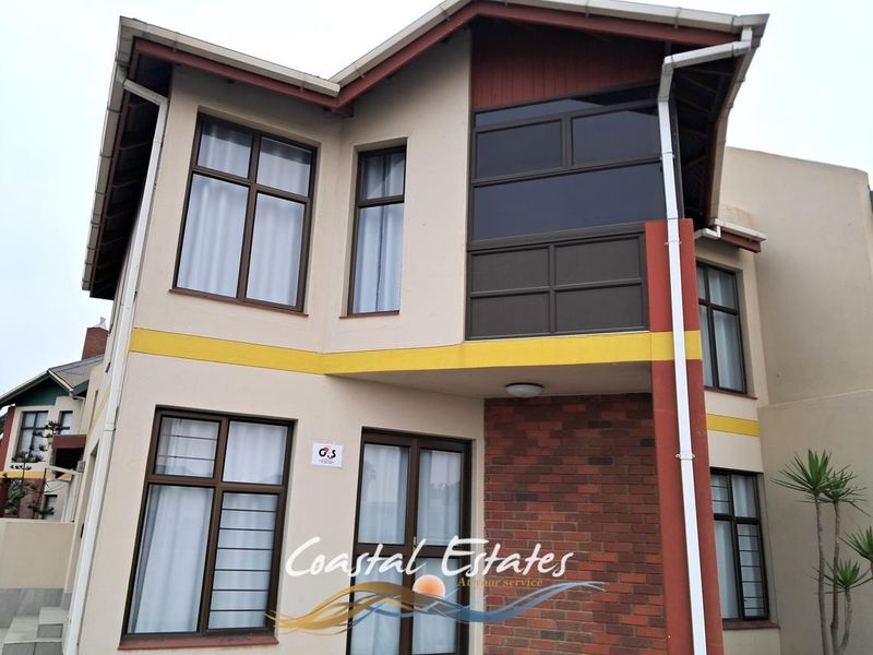 Charming 4-Bedroom Townhouse in Central Swakopmund - Photo 2