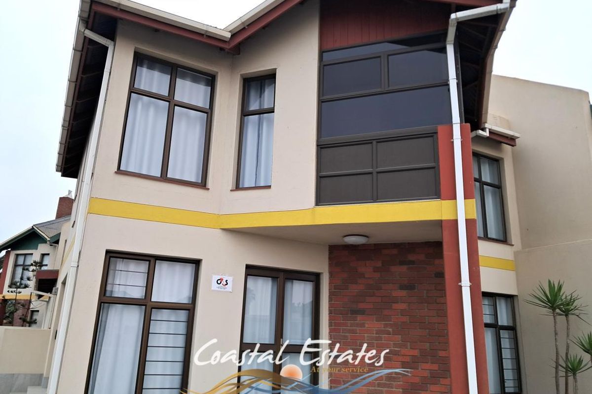 Charming 4-Bedroom Townhouse in Central Swakopmund - Photo 2