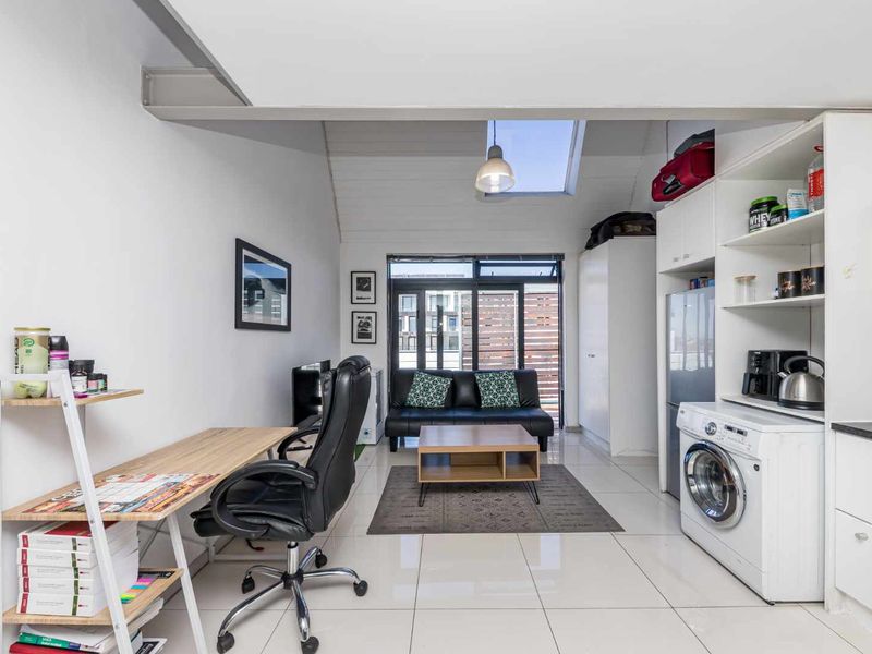 Next to UCT Medical Campus and Grootte Schuur - Photo 3