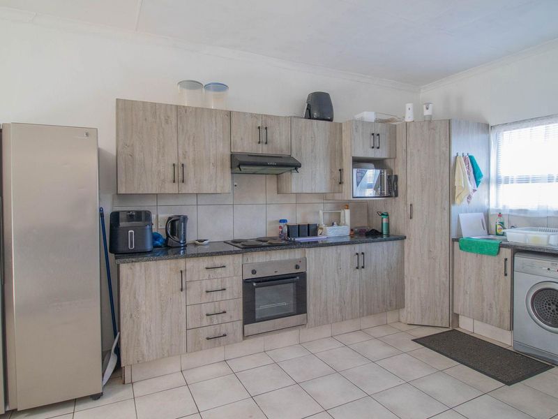 Beautiful apartment in a secure complex for sale - Photo 3