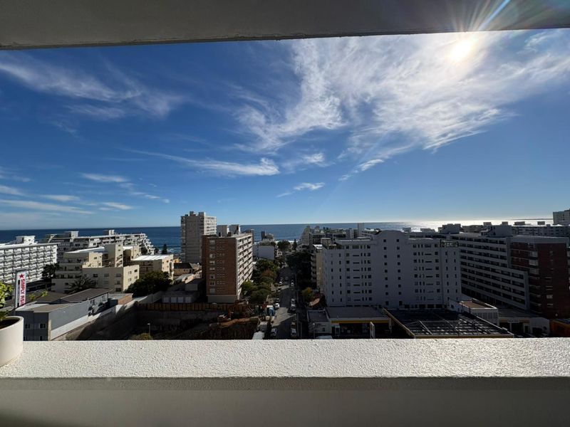 🌊 Coastal Living at Its Finest | Sea Point : Unfurnished 2 bedroom/1.5 bathroom - Photo 1