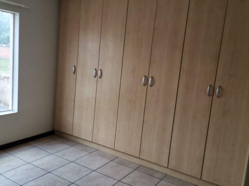 TWO BEDROOM APARTMENT IN VORNA VALLEY,MIDRAND -1 JULY 2026. - Photo 6