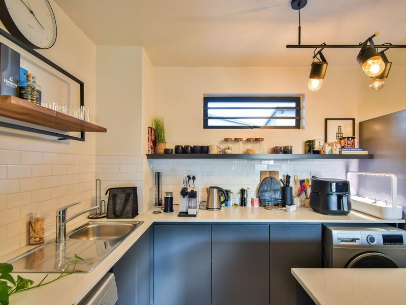 Modern, one bedroom Apartment in Menlo Park - Photo 6