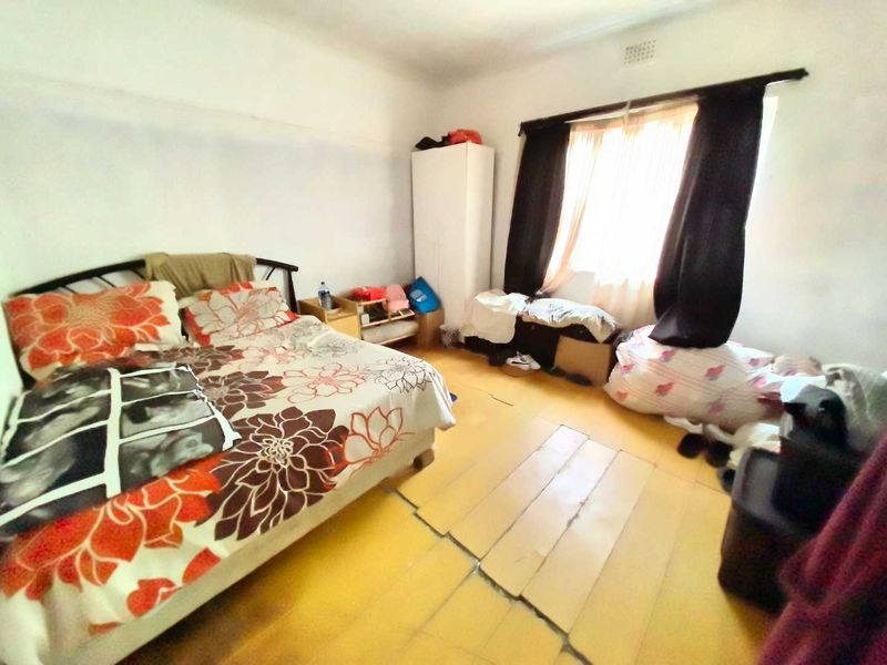 3 Bedroom Semi Detached Home, Kensington - Photo 3