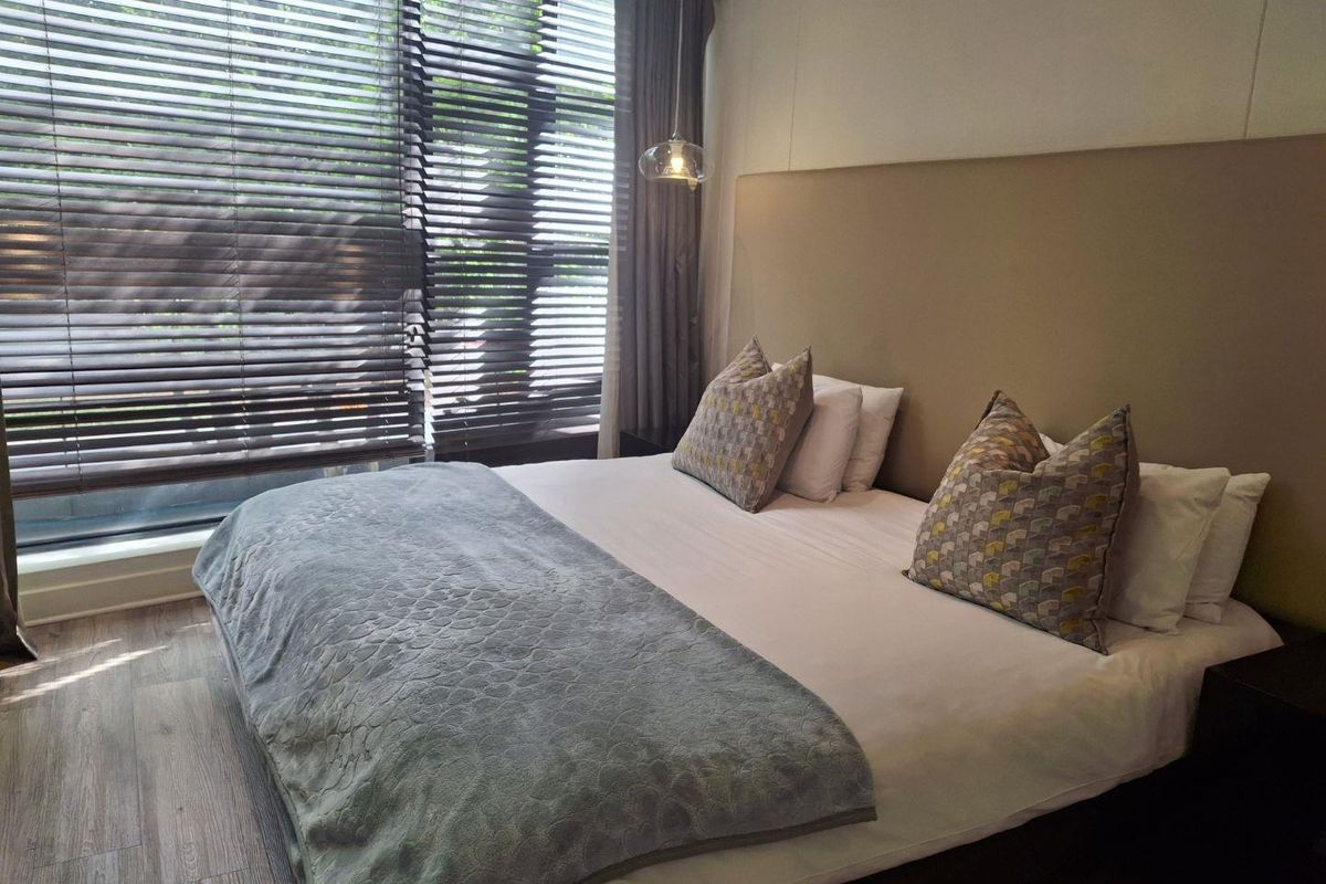 A BEAUTIFULLY FURNISHED TWO BEDROOM APARTMENT - Photo 5