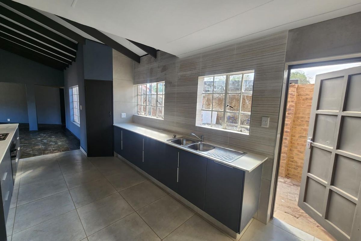 189A Lovely 3 Bedroom House For Rent in Doornpoort Ext.1 - Photo 5