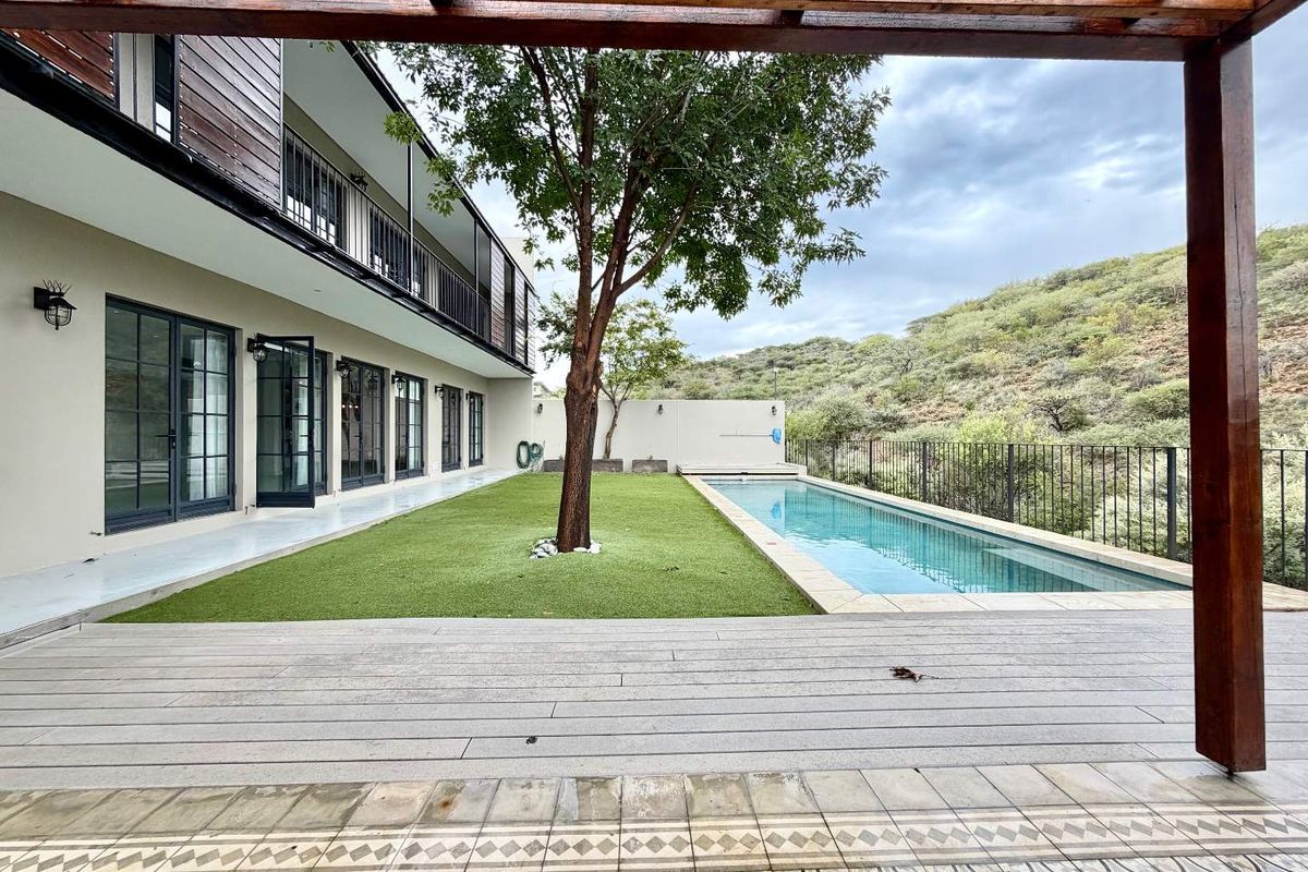 4 Bedroom House For Sale in Auasblick - Photo 3