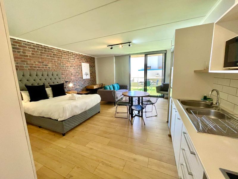 Stylish airbnb studio with huge terrace and harbour views - Photo 3